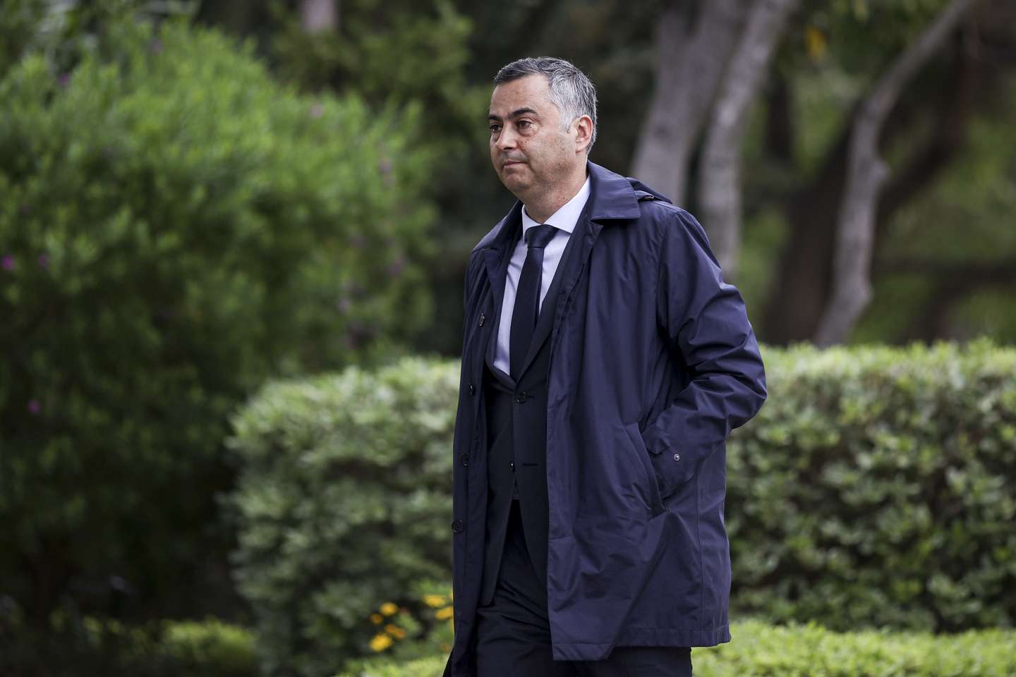 O ministro da Educação e Ciência, Fernando Alexandre, à chegada para a reunião do Conselho de Ministros realizada esta manhã na residência oficial, no palácio de São Bento, Lisboa, 19 de abril de 2024. FILIPE AMORIM/LUSA