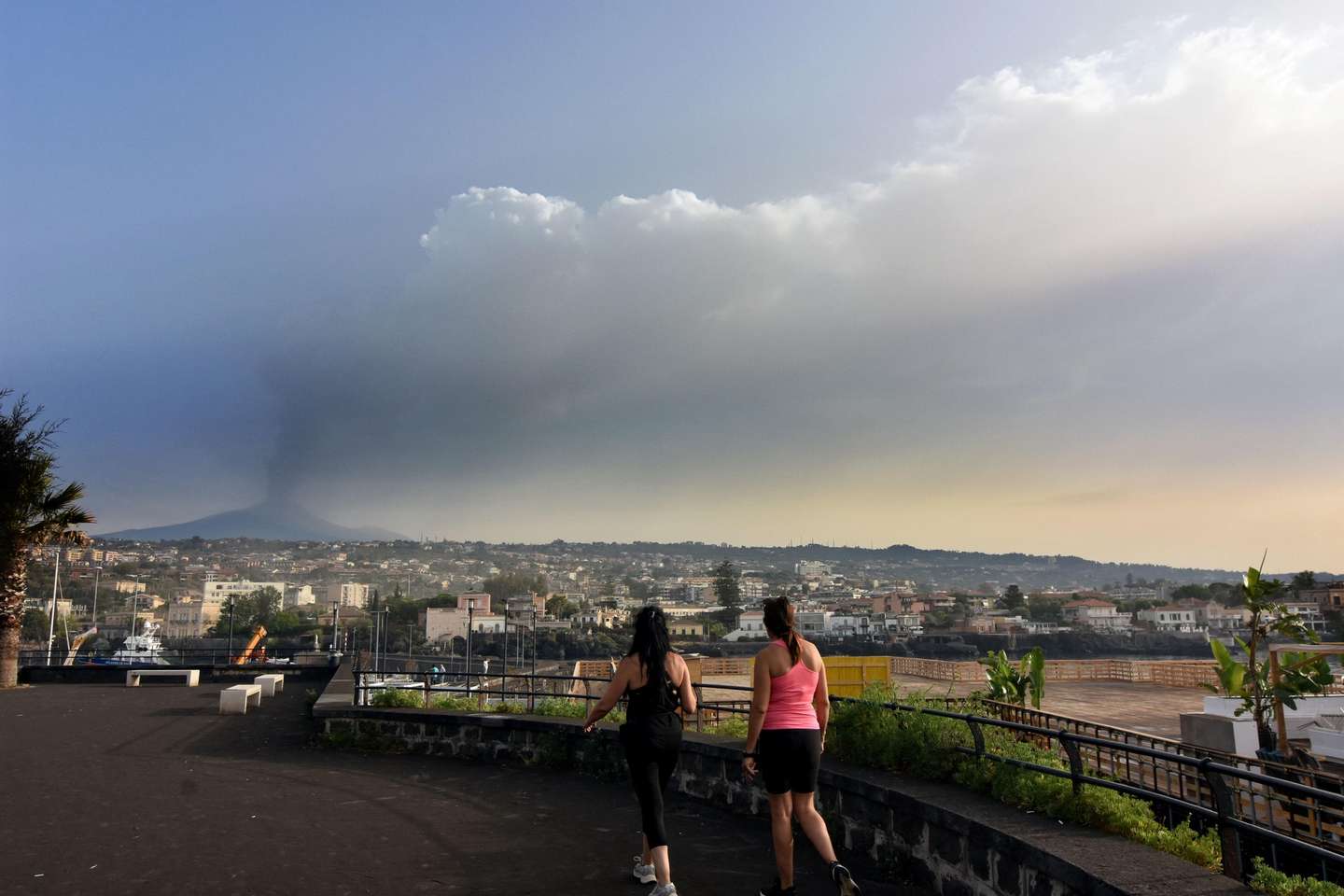 epa11464361 The Central Crater of Etna releases a cloud of ashes after a new eruption Catania, Sicily, Italy, 07 July 2024. Mount Etna has seen fresh explosive activity with fallout of volcanic waste on the towns of the Ionian coast for the second time in 48 hours, after eruption on 05 July caused the closure of the airspace at the Catania airport.  EPA/ORIETTA SCARDINO