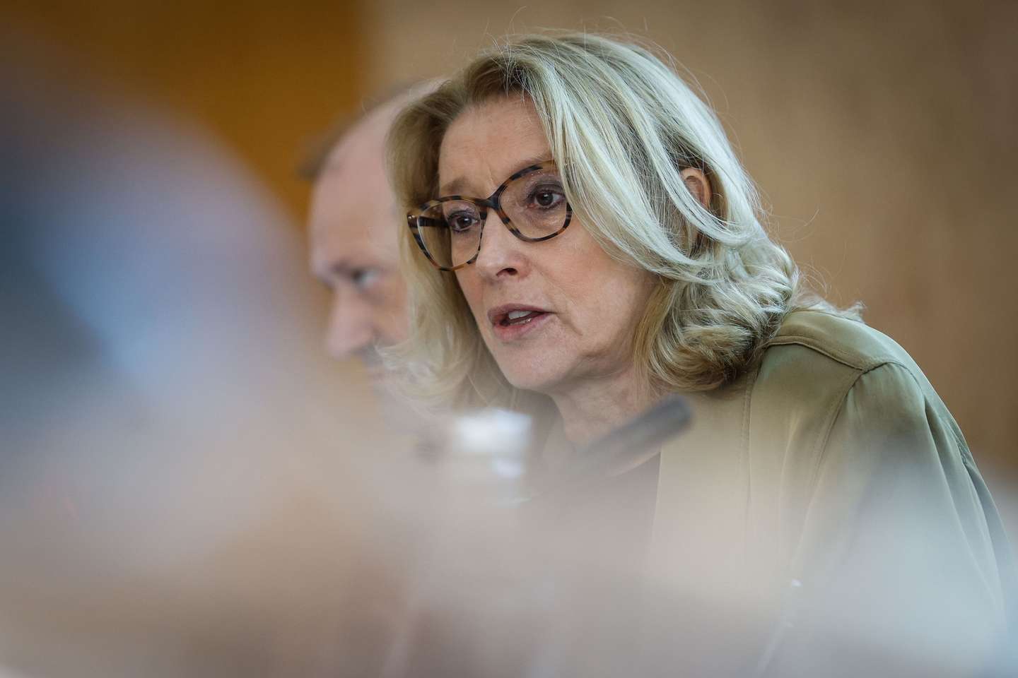 A ministra do Trabalho, Solidariedade e Segurança Social, Maria do Rosário Palma Ramalho (D), intervém durante a sua audição na Comissão de Trabalho, Segurança Social e Inclusão, na Assembleia da República, em Lisboa, 10 de julho de 2024. ANTÓNIO PEDRO SANTOS/LUSA