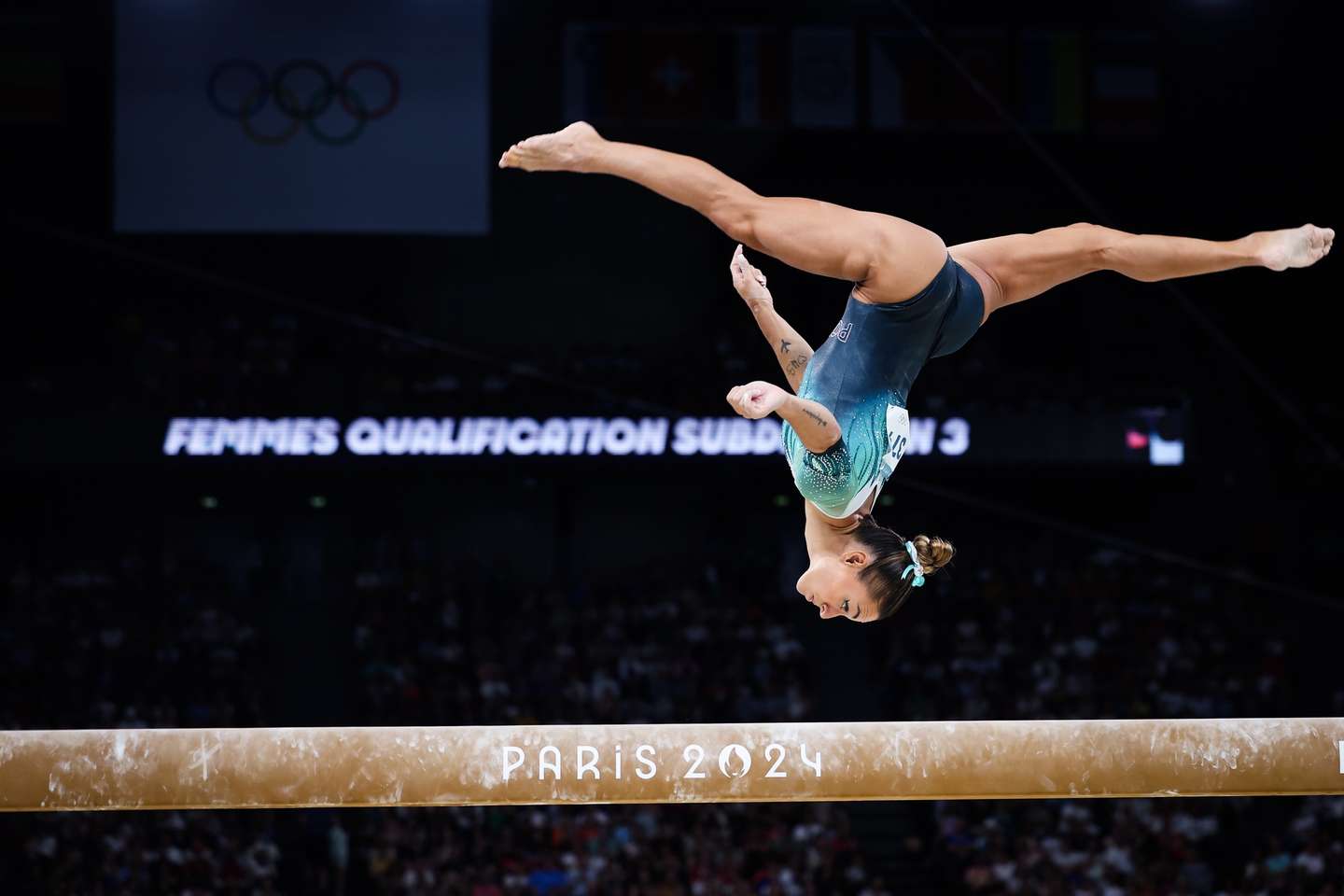 A ginasta Filipa Martins, durante o seu exercício de trave da prova de qualificação de Ginástica Artística, a contar para os Jogos Olímpicos de Paris, que decorrem entre 26 de julho e 11 de agosto, em Paris, França, 28 de julho de 2024. JOSÉ SENA GOULÃO/LUSA