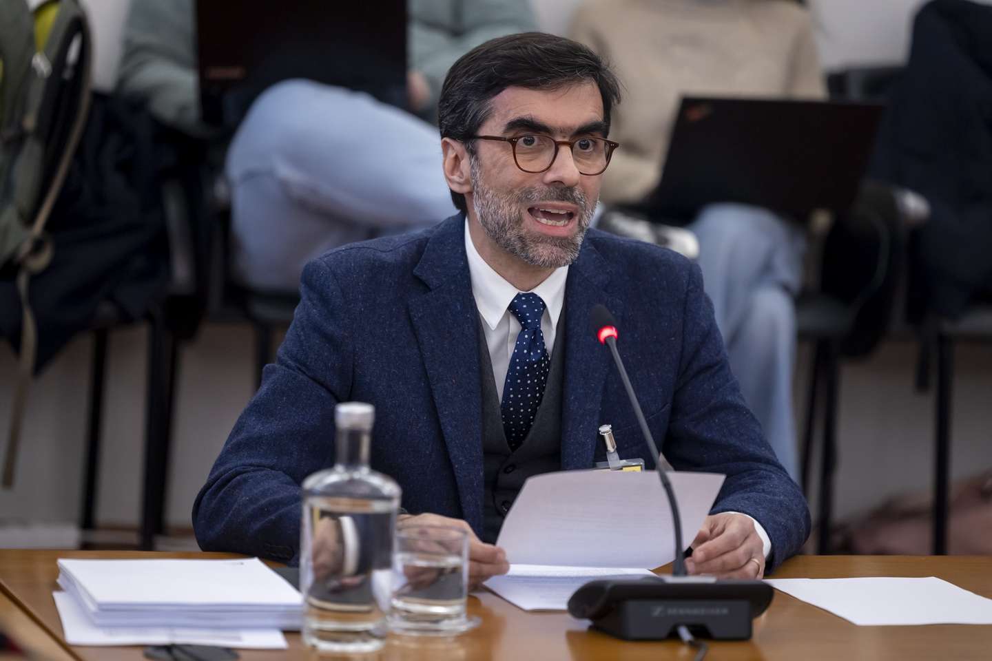 O ex-diretor Clínico do Hospital de Santa Maria, Luís Pinheiro, durante a sua audição na Comissão Parlamentar de Inquérito - Gémeas Tratadas com o Medicamento Zolgensma, na Assembleia da República, em Lisboa, 07 de janeiro de 2025. JOSÉ SENA GOULÃO/LUSA