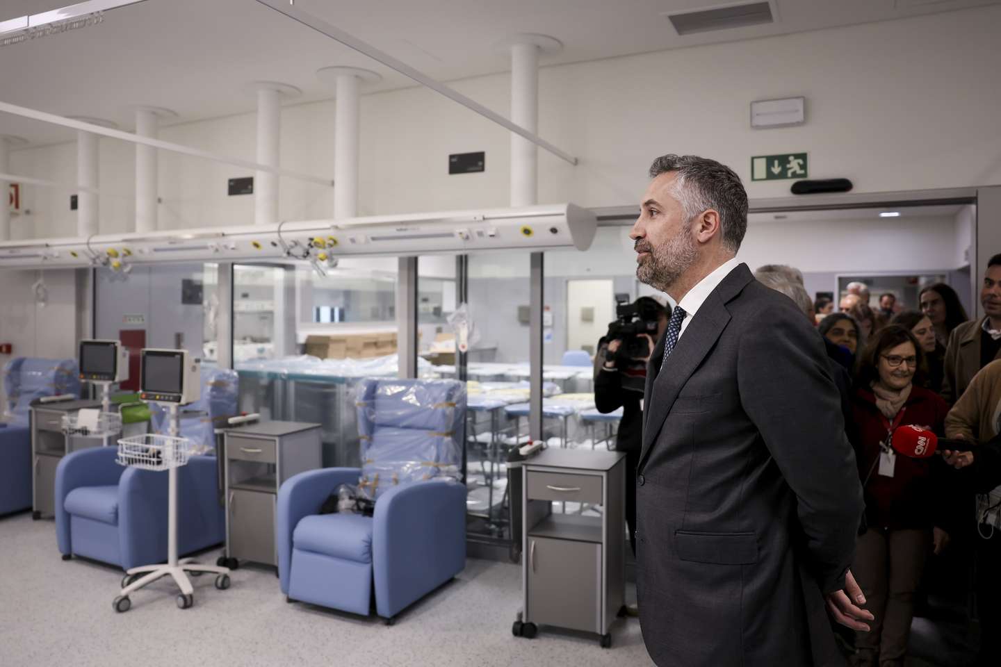 O secretário geral do Partido Socialista (PS), Pedro Nuno Santos, visita as instalações do futuro Hospital de Sintra em Algueirão - Mem Martins, 18 de março de 2025. FILIPE AMORIM/LUSA