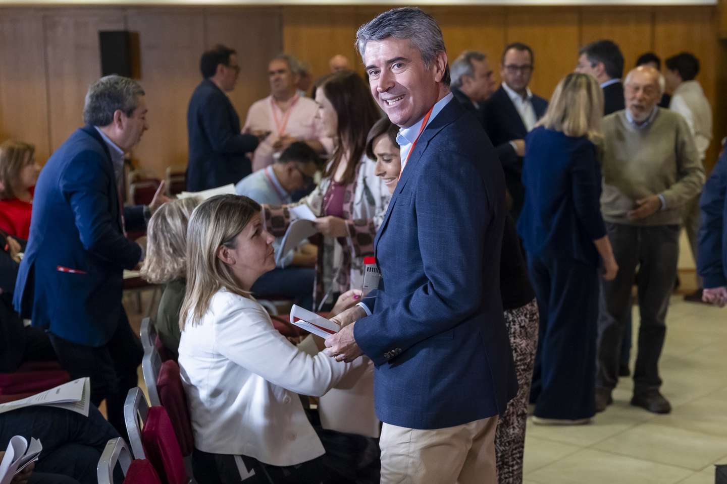 O candidato a secretário-geral do Partido Socialista, José Luís Carneiro à chegada para participar na reunião extraordinária da Comissão Nacional do PS, para análise da situação política face aos resultados eleitorais do passado dia 18 de maio e aprovação de calendários e regulamentos eleitorais, no Hotel Altis, em Lisboa, 24 de maio de 2025. JOSÉ SENA GOULÃO/LUSA