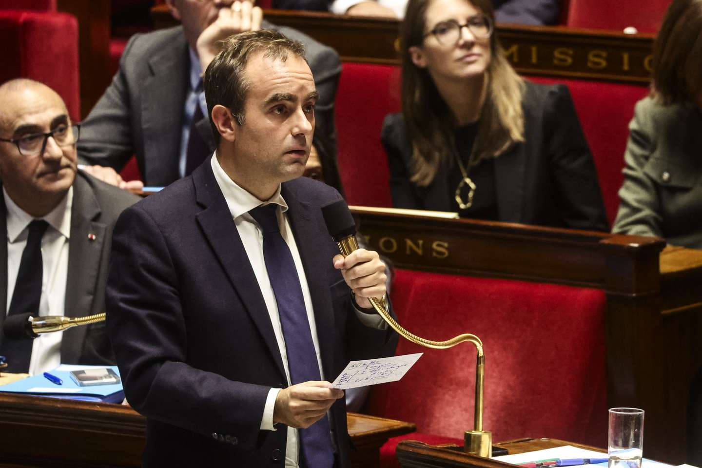 epa12453444 French Prime Minister Sebastien Lecornu speaks after the government statement at the National Assembly in Paris, France, 14 October 2025. Lecornu announced his new government on 12 October, one week after his first resignation. The National Rally (RN) and La France Insoumise (LFI) announced motions of censure against this new government on 13 October.  EPA/TERESA SUAREZ