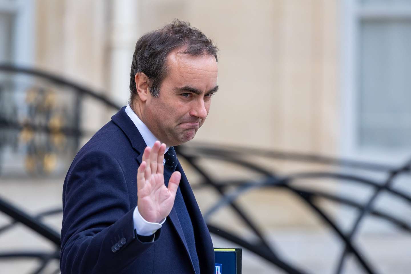 epa12628466 French Prime Minister Sebastien Lecornu leaves the Elysee Palace after the first Council of Ministers of the year in Paris, France, 05 January 2026.  EPA/CHRISTOPHE PETIT TESSON