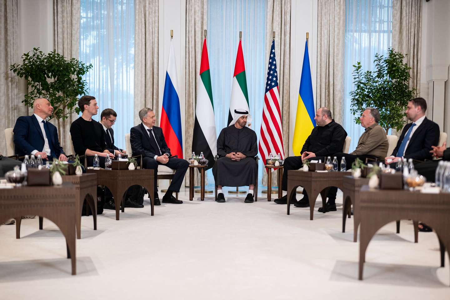 epa12675866 A handout photo released by the UAE Presidential Court shows UAE President Mohamed bin Zayed Al Nahyan (4-R), meeting with Kirill Budanov, Director of the Office of the President of Ukraine (R), Steve Witkoff, United States Special Envoy (2-R), Rustem Umerov, Secretary of the National Security and Defense Council of Ukraine (3-R), Igor Kostyukov, Chief of the Main Directorate of the General Staff of the Russian Armed Forces (3-L), and Jared Kushner (2-L) during UAE-hosted trilateral talks between the United States, Russia and Ukraine at Al Shati Palace in Abu Dhabi, United Arab Emirates, 23 January 2026.  EPA/UAE Presidential Court /HANDOUT HANDOUT HANDOUT EDITORIAL USE ONLY/NO SALES