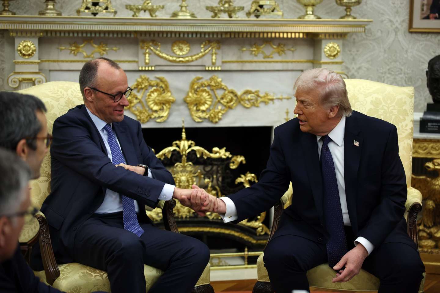 epa12792426 US President Donald Trump (R) and German Chancellor Friedrich Merz hold a bilateral meeting in the Oval Office at the White House in Washington, DC, USA, 03 March 2026.  EPA/SAMUEL CORUM / POOL