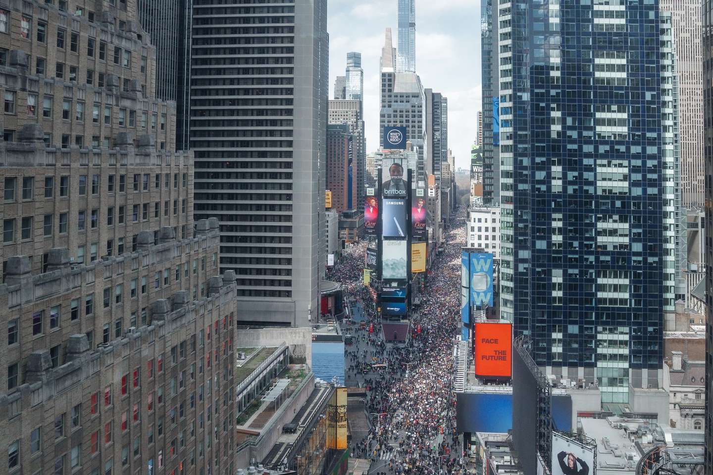 epa12857456 Thousands of protesters fill Times Square during a ‘No Kings’ protest in New York, New York, USA, 28 March 2026. The 'No Kings' protests represent a massive, nationwide mobilization against President Trump’s administration, with over 3,100 events scheduled across all 50 states.  EPA/OLGA FEDOROVA