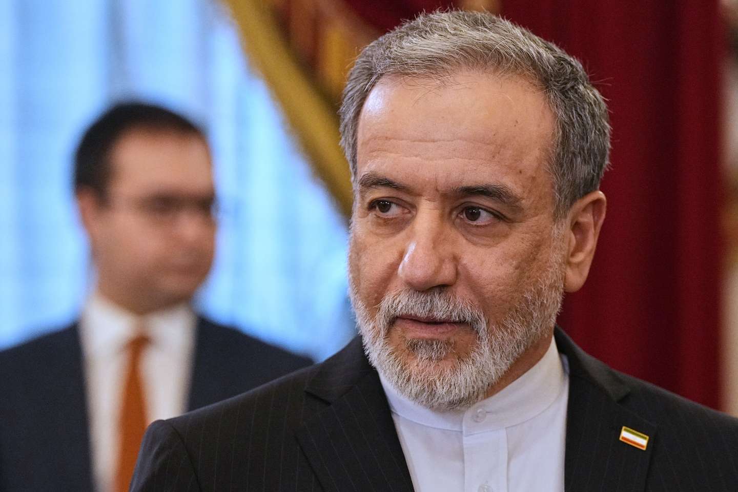 epa12917343 Iranian Foreign Minister Abbas Araghchi arrives to attend his talks with the Russian president at the Boris Yeltsin Presidential Library in St. Petersburg, Russia, 27 April 2026.  EPA/DMITRI LOVETSKY / POOL