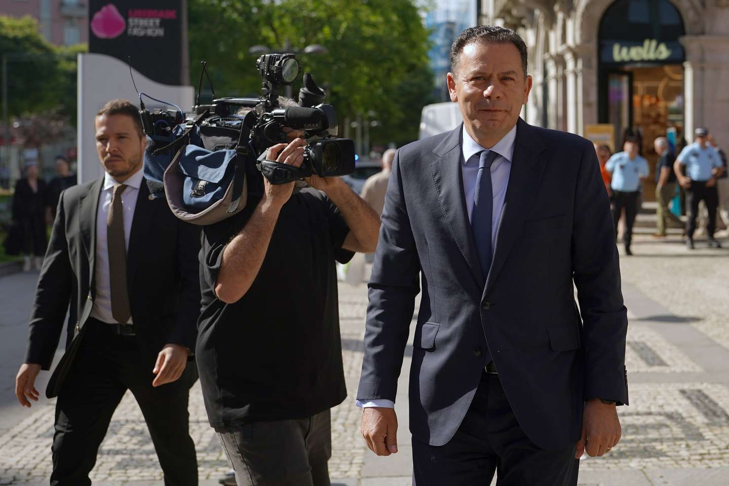 O primeiro-ministro, Luís Montenegro, à chegada à Cimeira da Indústria organizada pelo Observador no Theatro Circo em Braga, 26 de maio de 2026. HUGO DELGADO/LUSA