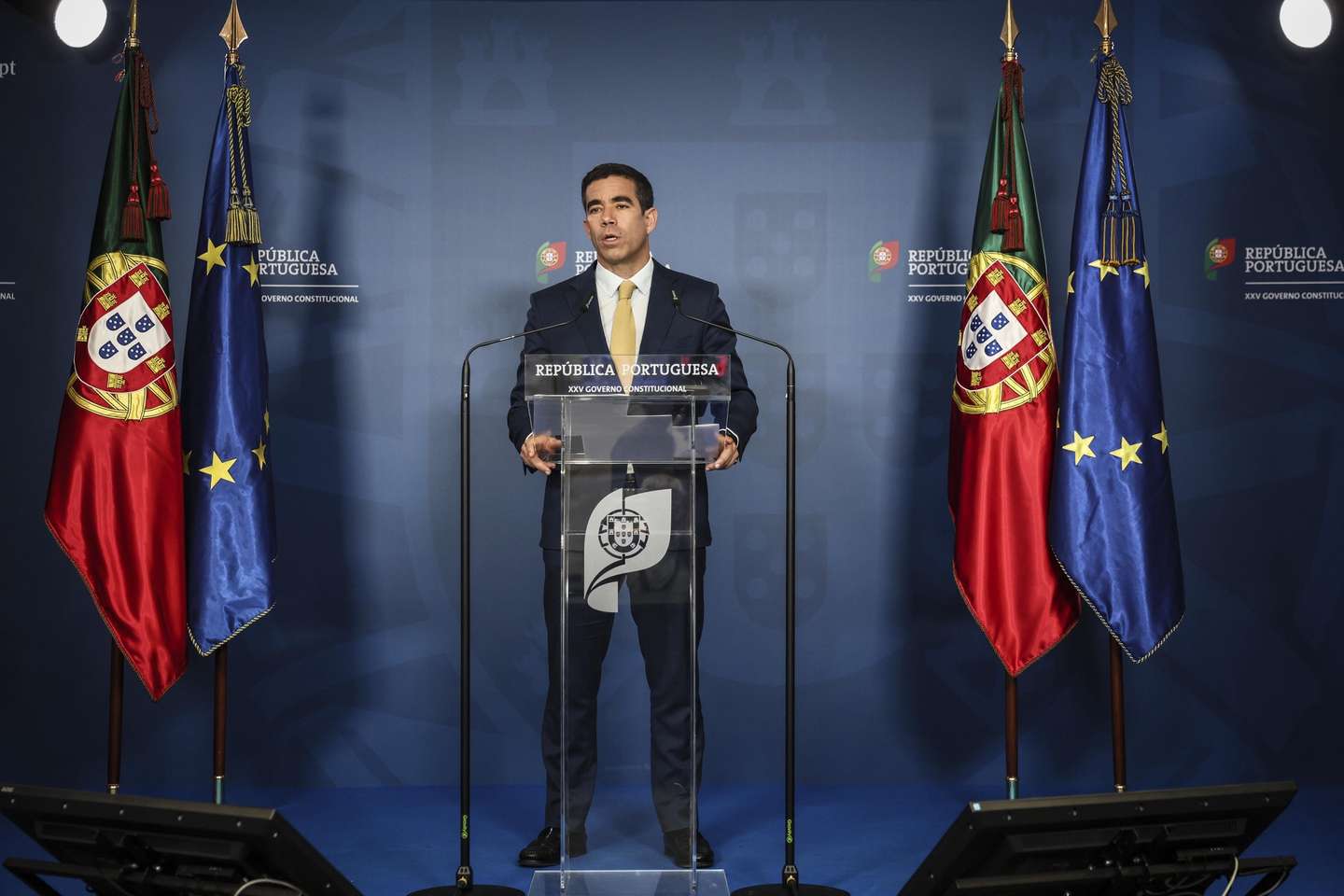 O ministro da Presidência António Leitão Amaro, durante a conferência de imprensa após a reunião do Conselho de Ministros, no Campus XXI, em Lisboa, 11 de junho de 2026. MANUEL DE ALMEIDA/LUSA