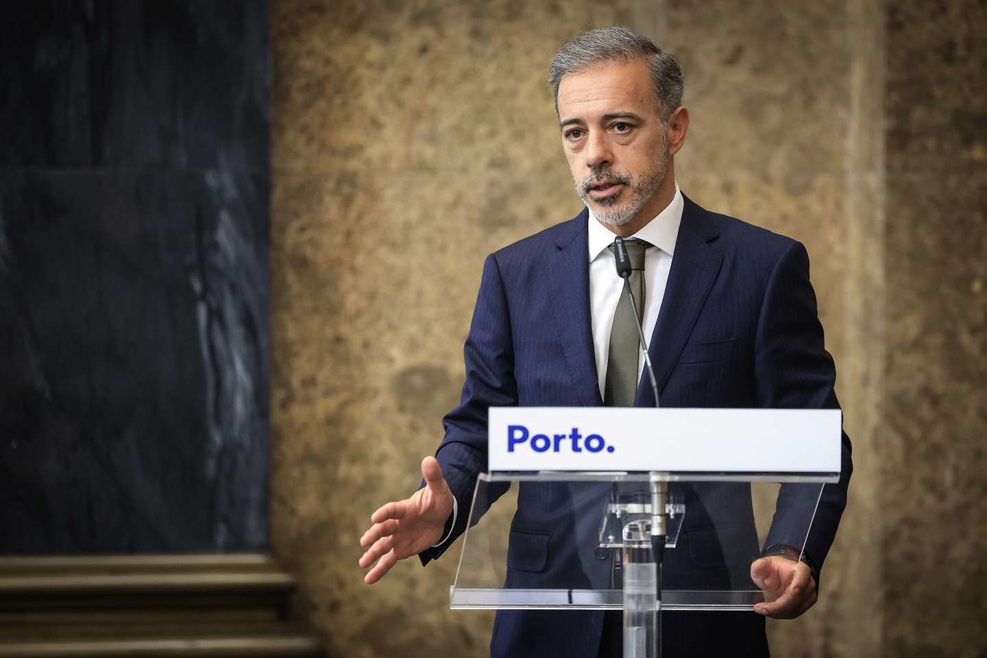 O presidente da Câmara Municipal do Porto, Pedro Duarte, discursa na cerimónia da assinatura de memorando para lançamento do projeto PITCH - Porto Innovation and Technology Community Hub, na Câmara Municipal do Porto, 19 de junho de 2026. O memorando de entendimento estabelece um quadro de cooperação estratégica entre a Câmara Municipal do Porto, a Universidade do Porto e o Instituto Politécnico do Porto - futura Universidade Técnica do Porto - para estruturar e projetar o ecossistema de inovação no Grande Porto, reforçando a articulação entre ciência, indústria e território. JOSÉ COELHO/LUSA