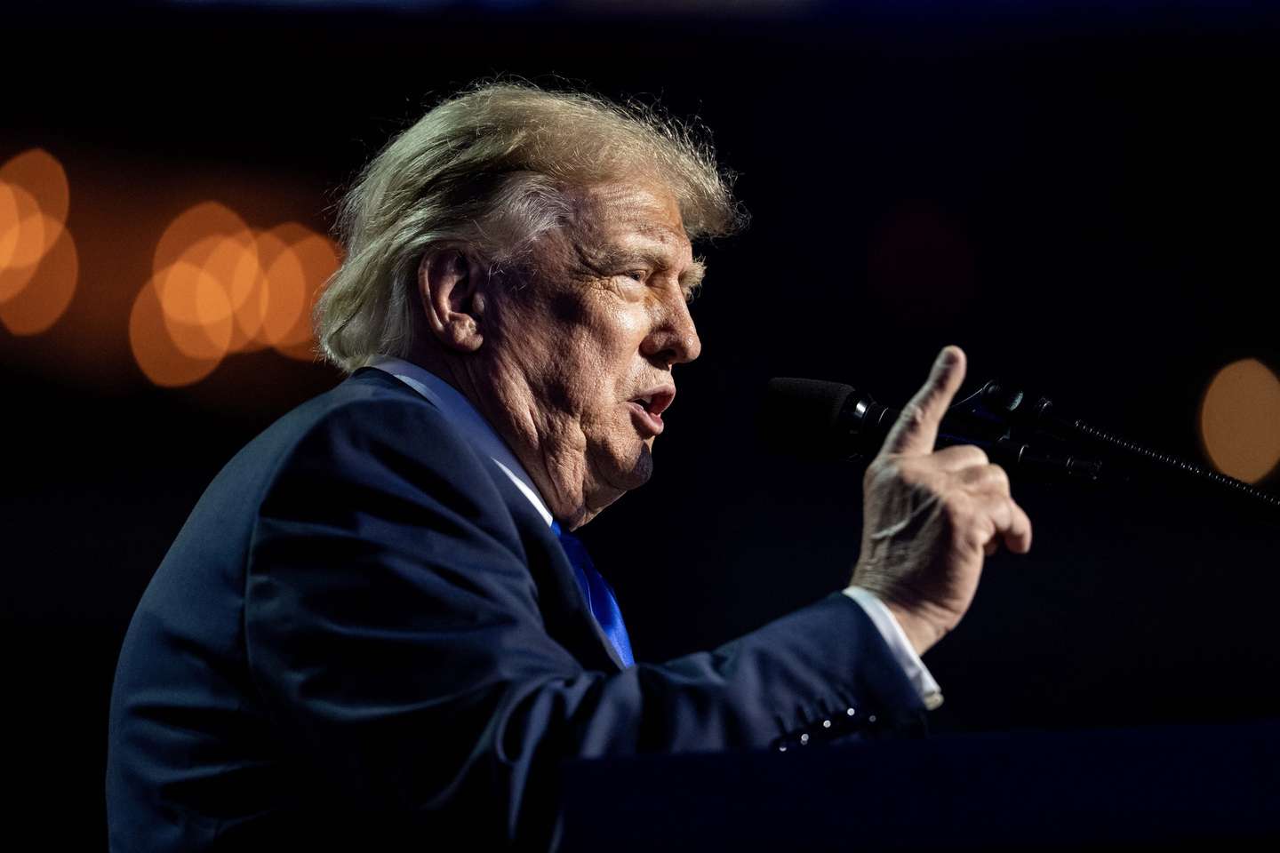 epa13227456 US President Donald Trump speaks on the first day of the Midterm Republican National Convention at the American Airlines Center in Dallas, Texas, USA, 09 September 2026. The two-day event, conceived by US President Donald Trump to spotlight key midterm congressional races, runs 09-10 September.  EPA/JEFF MCWHORTER