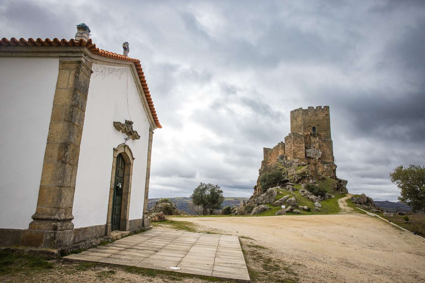 Reportagem sobre lendas populares portuguesas em Algoso, Vimioso, Bragança. Castelo de Algoso. HENRIQUE CASINHAS/OBSERVADOR