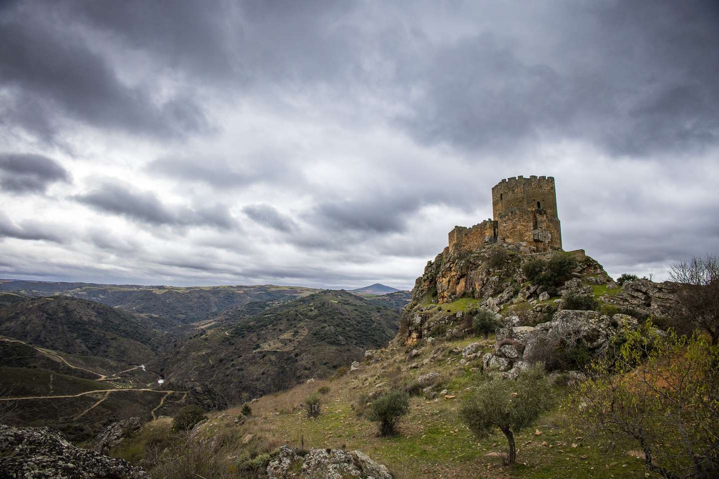Reportagem sobre lendas populares portuguesas em Algoso, Vimioso, Bragança. Castelo de Algoso. HENRIQUE CASINHAS/OBSERVADOR