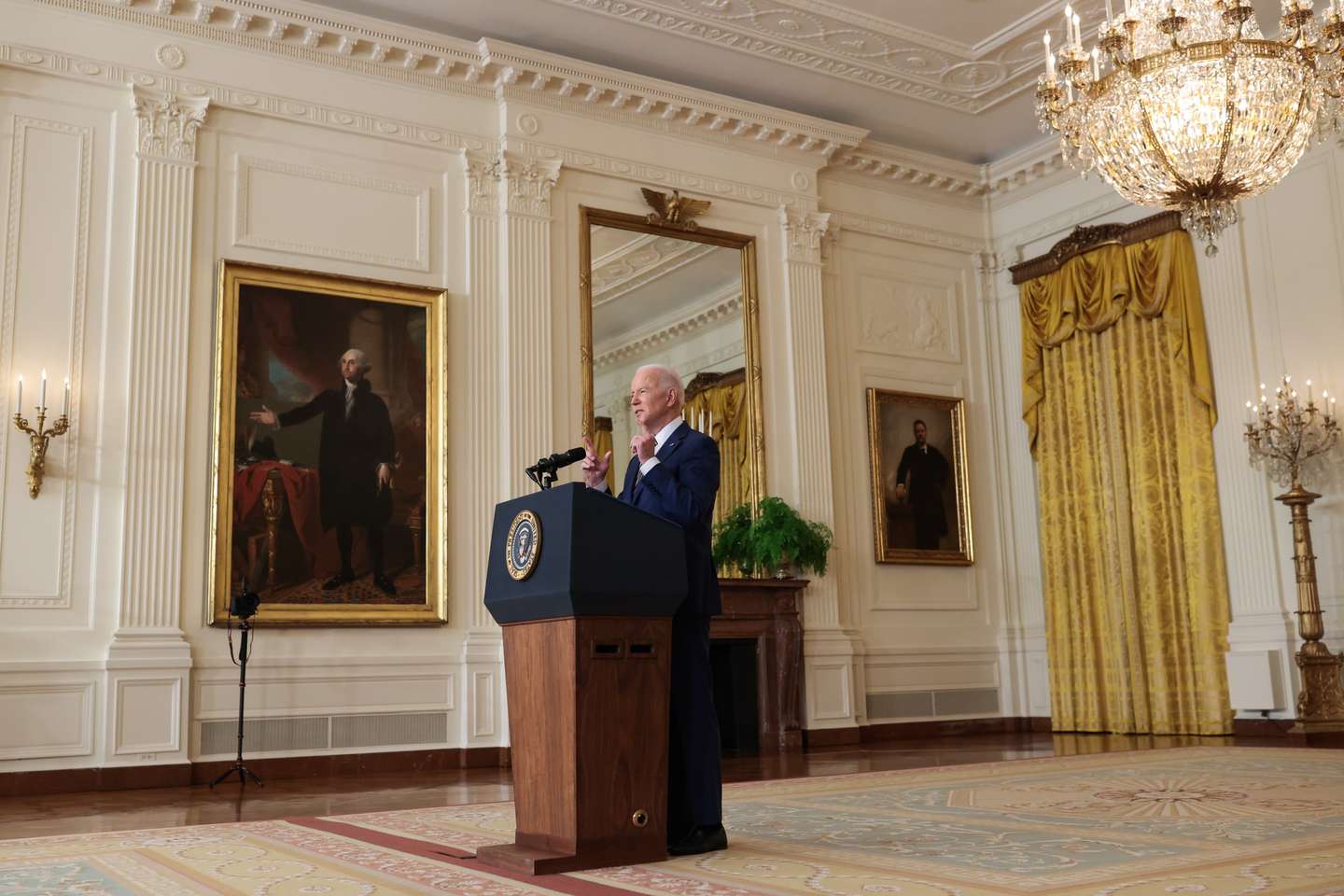 epa09695798 US President Joe Biden speaks during a press conference in the East Room of the White House, in Washington, DC, USA, 19 January 2022.  EPA/Oliver Contreras / POOL