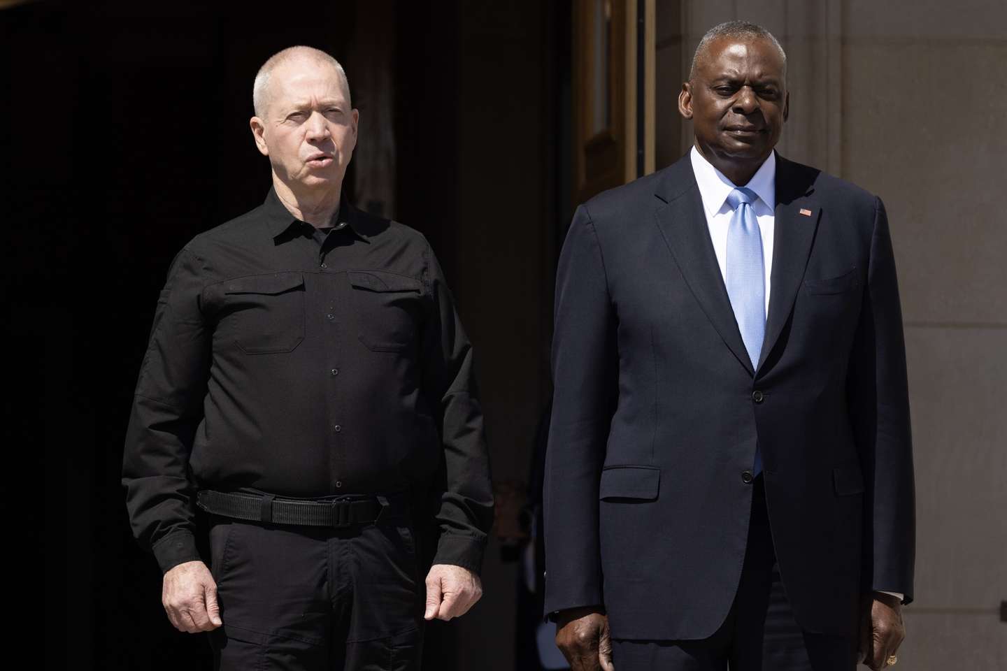 epa11436563 Israeli Defense Minister Yoav Gallant (L) and US Secretary of Defense Lloyd Austin (R) observe the playing of the national anthem of Israel by a US military band during an honor cordon at the Pentagon in Arlington, Virginia, USA, 25 June 2024. US Secretary of Defense Lloyd Austin met with Israeli Defense Minister Yoav Gallant at the Pentagon and discussed the ongoing situation in Gaza and Israeli military operations in the region.  EPA/MICHAEL REYNOLDS