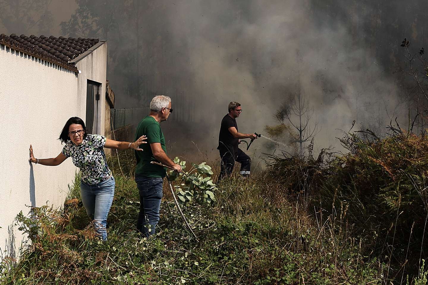 Combate ao incêndio de Albergaria-a-Velha, em Macinhata do Vouga, Águeda, 16 de setembro de 2024. PAULO NOVAIS/LUSA