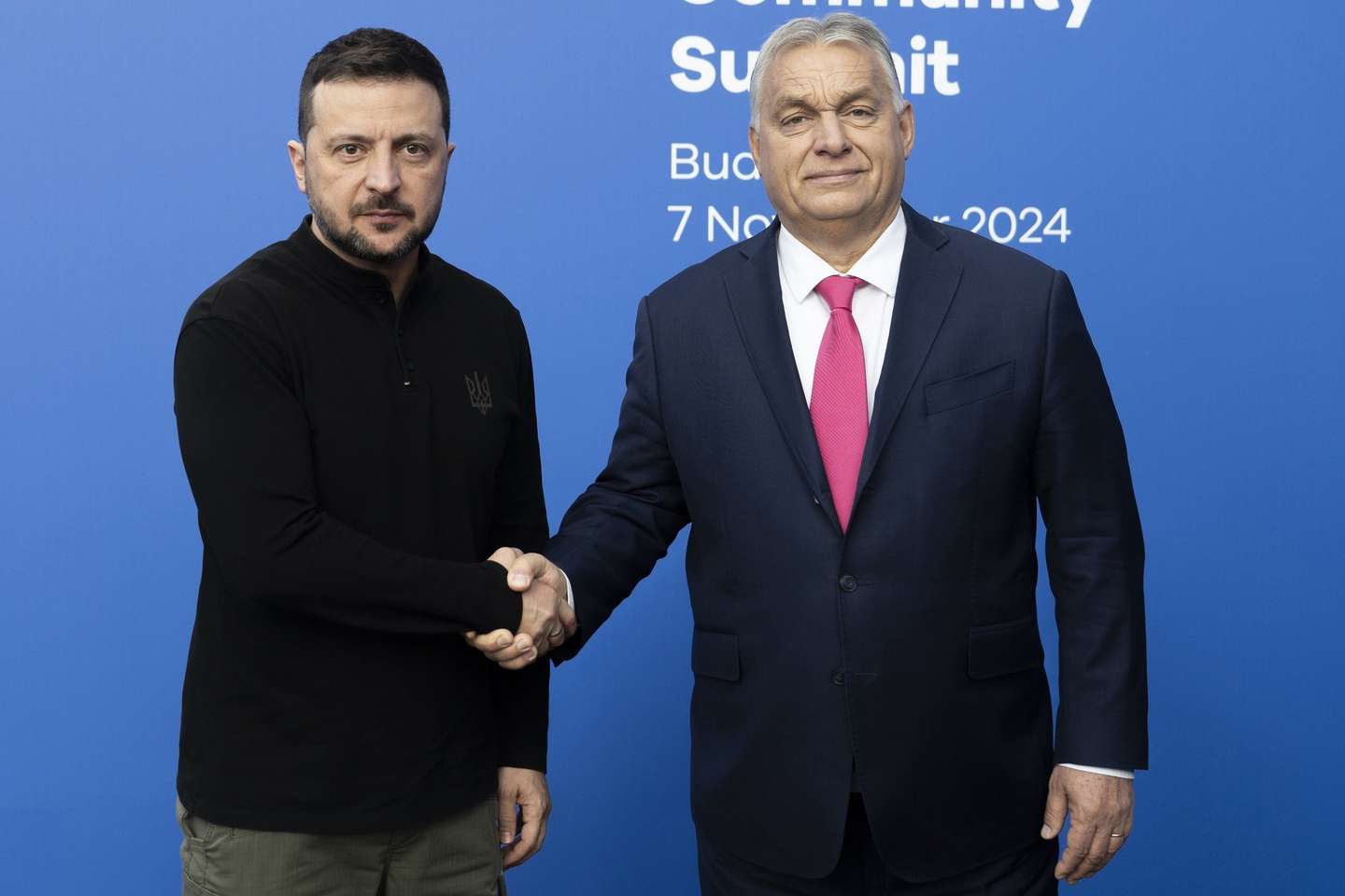 epa11707237 A handout photo made available by the Hungarian PM's Press Office shows Hungarian Prime Minister Viktor Orban (R) welcoming Ukrainian President Volodymyr Zelensky to the 5th summit of the European Political Community (EPC) held in Puskas Arena in Budapest, Hungary, 07 November 2024.  EPA/VIVIEN CHER BENKO HANDOUT - EDITORIAL USE ONLY - NO SALESHANDOUT EDITORIAL USE ONLY/NO SALESHANDOUT EDITORIAL USE ONLY/NO SALESHANDOUT EDITORIAL USE ONLY/NO SALESHANDOUT EDITORIAL USE ONLY/NO SALES