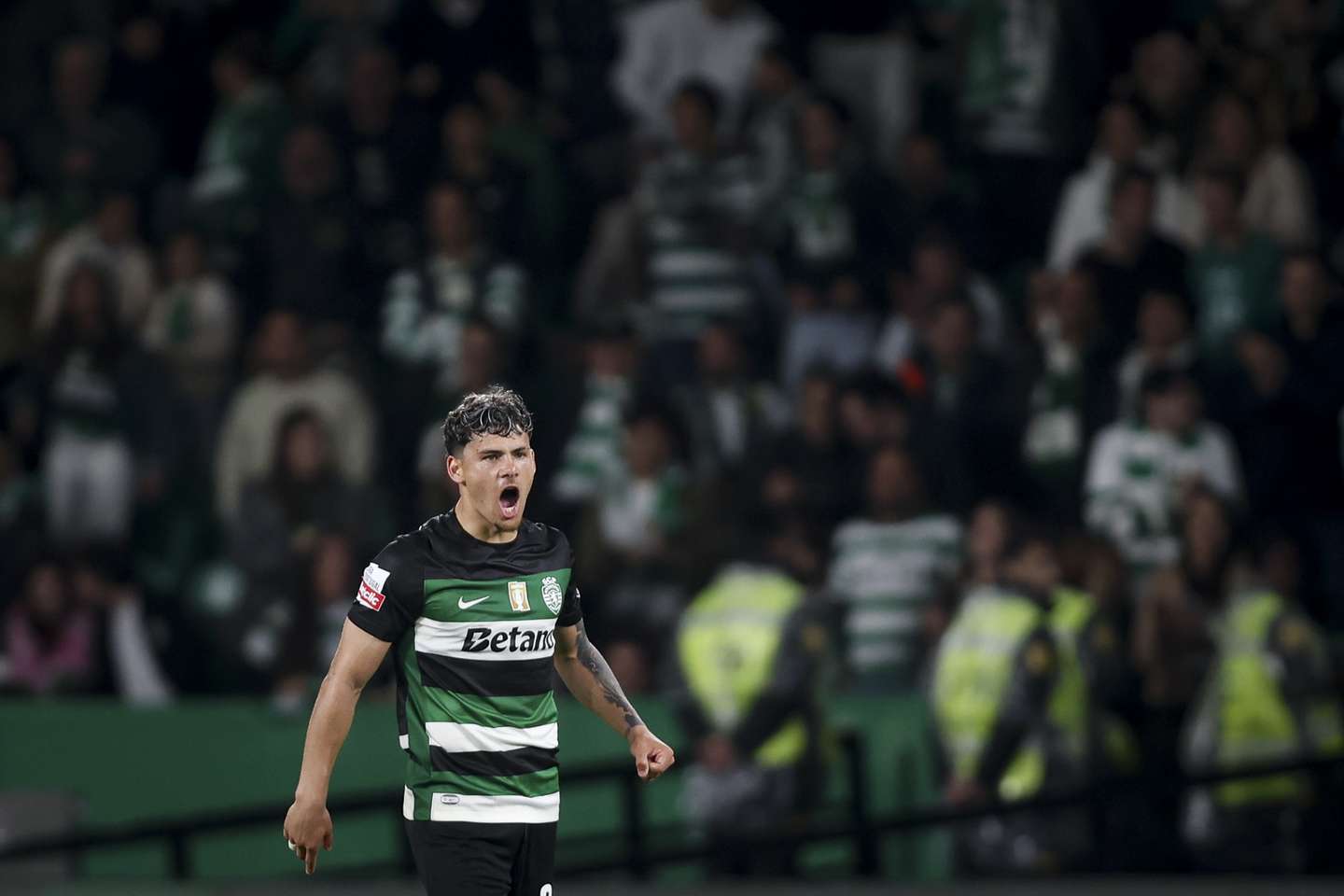 Sporting's Maxi Araujo celebrates after scoring a goal against Gil Vicente during the Portuguese First League soccer match, in Lisbon, Portugal, 04 May 2025. FILIPE AMORIM/LUSA