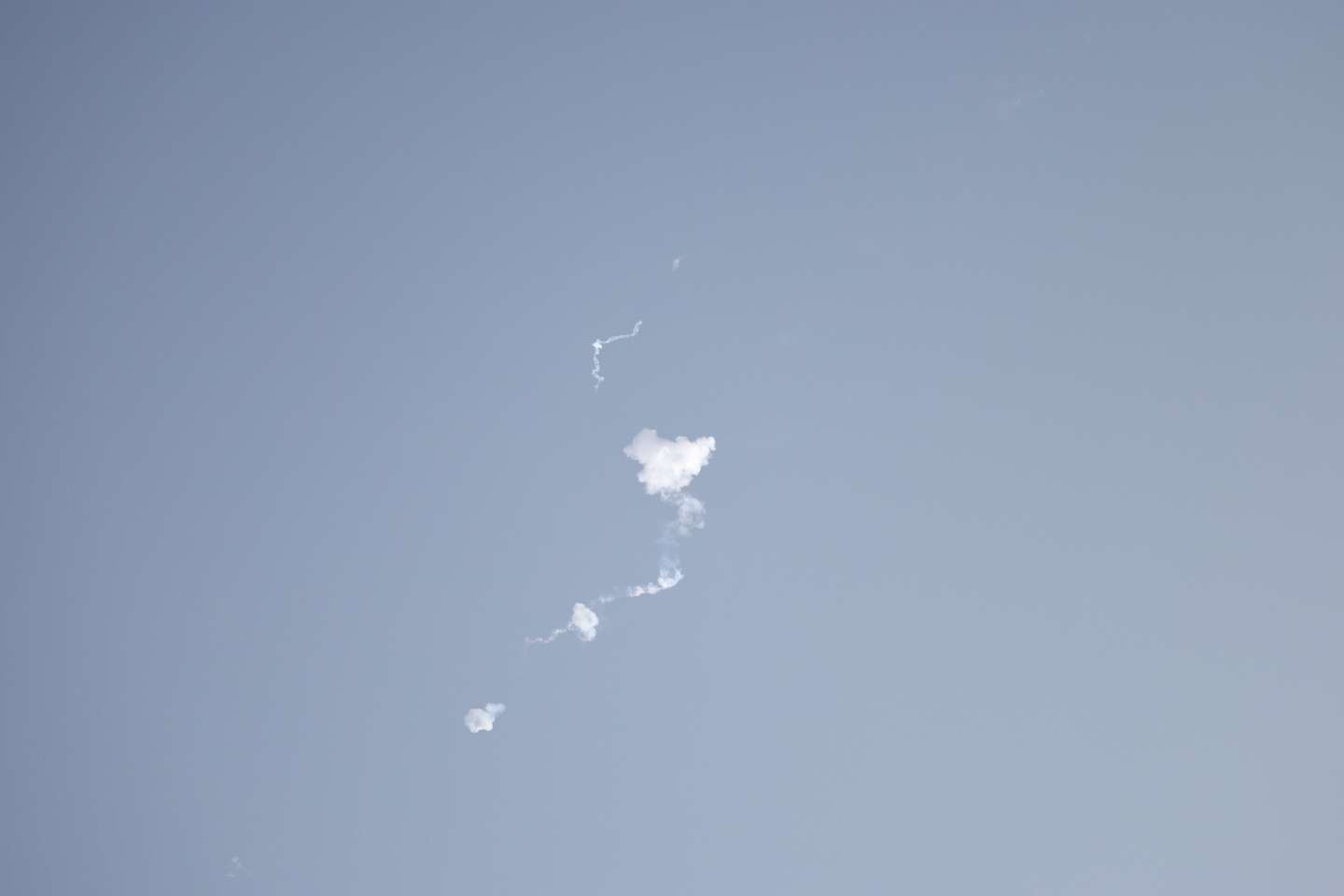 epa12783620 Smoke from an apparent missile interception hangs in the air following an Iranian missile attack near Yas Island, Abu Dhabi, United Arab Emirates, 28 February 2026. Iran reportedly launched retaliatory aerial attacks in the region following an earlier joint Israel-US military operation targeting multiple locations across Iran in the early hours of 28 February 2026.  EPA/STRINGER