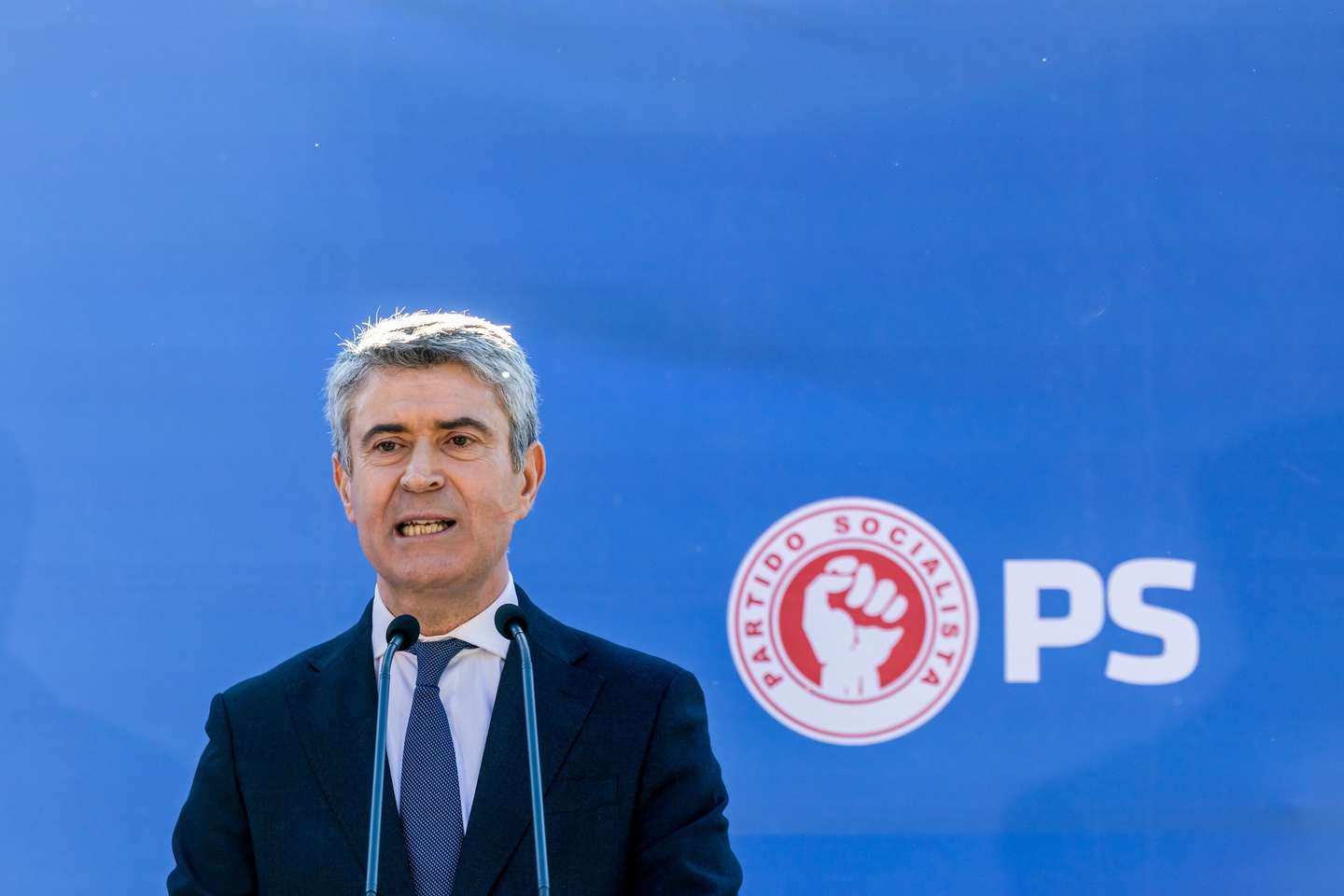O secretário-geral do Partido Socialista (PS), José Luis Carneiro, usa da palavra durante a apresentação pública da sua candidatura a secretário-geral do partido, na sede do PS, em Lisboa, 28 de fevereiro de 2026. JOSÉ SENA GOULÃO/LUSA
