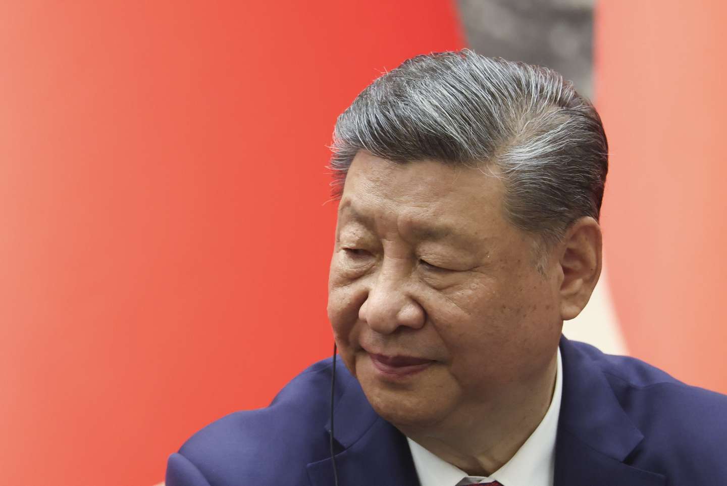 epa12976456 Chinese President Xi Jinping attends a joint press statement with Russian President Vladimir Putin (not pictured) at the Great Hall of the People in Beijing, China, 20 May 2026.  EPA/Maxim Shemetov / POOL