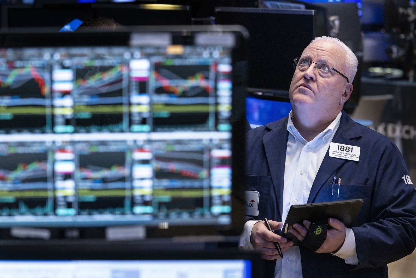 epa10976438 A trader works on the floor of the New York Stock Exchange as markets react to financial news indicating less inflation in the economy and the temporary deal averting a US government shutdown in New York, New York, USA, on 15 November 2023.  EPA/JUSTIN LANE