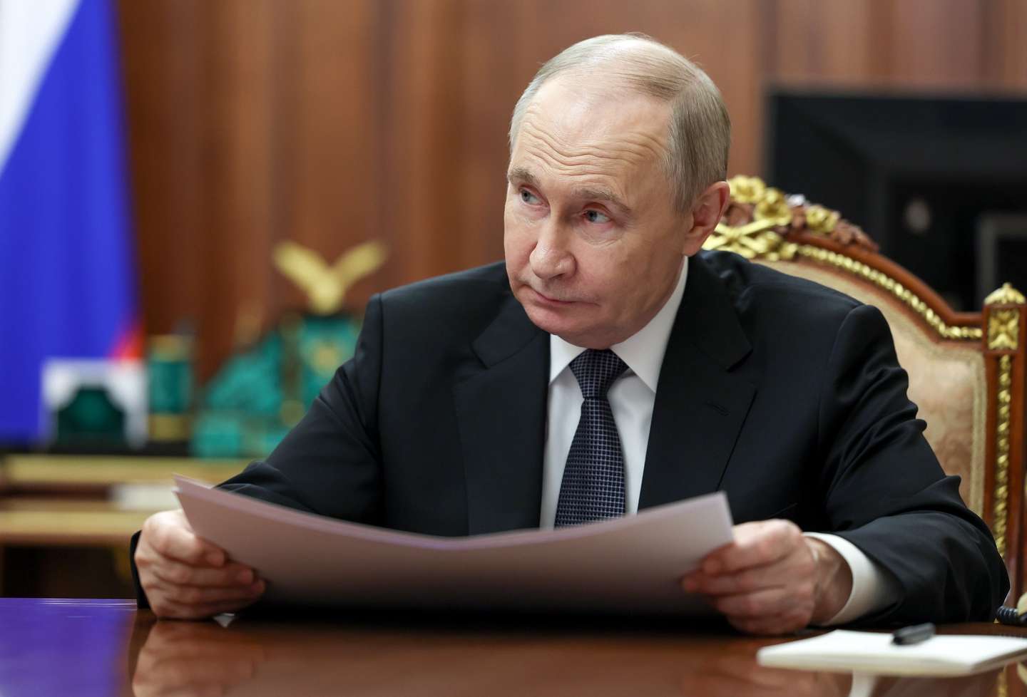 epa12074805 Russian President Vladimir Putin meets with Moscow Mayor Sergei Sobyanin at the Kremlin in Moscow, Russia, 05 May 2025.  EPA/VYACHESLAV PROKOFYEV/SPUTNIK/KREMLIN POOL MANDATORY CREDIT