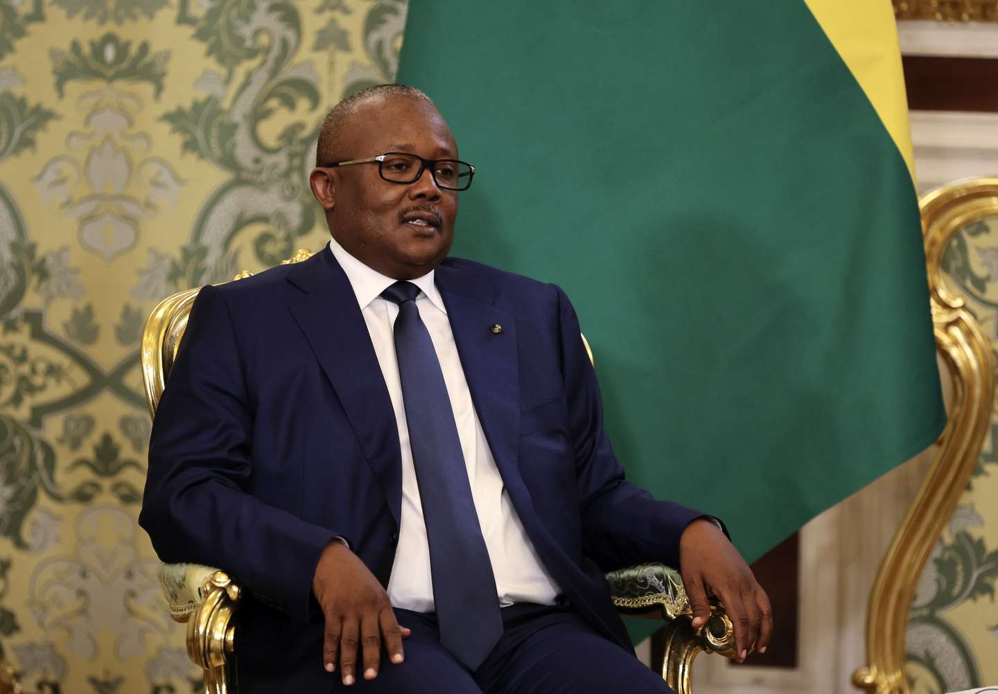 epa11925701 Guinea-Bissau's President Umaro Sissoco Embalo speaks with the Russian president during their meeting at the Kremlin in Moscow, Russia, 26 February 2025. The president of Guinea-Bissau is on a state visit to Russia.  EPA/YURI KOCHETKOV / POOL