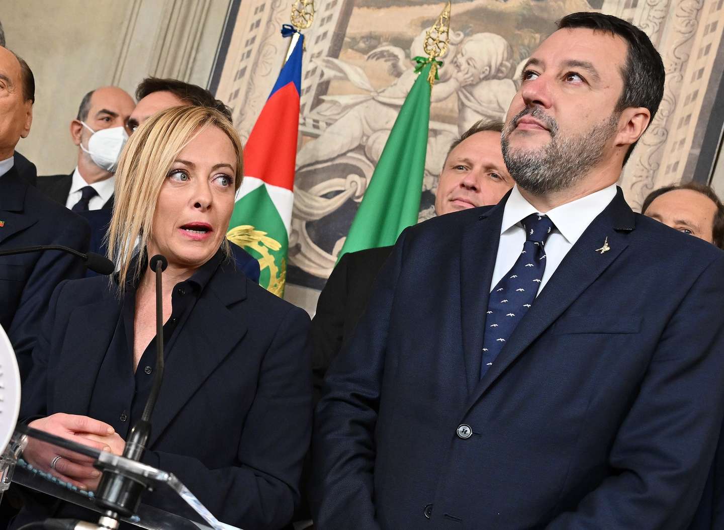 epa10256649 President of the Brothers of Italy party (Fratelli d'Italia, FdI) Giorgia Meloni (L), and Italian Lega party leader Matteo Salvini (R) address the media after a meeting with Italian President Sergio Mattarella for the first round of formal political consultations for new government at the Quirinale Palace in Rome, Italy, 21 October 2022.  EPA/ETTORE FERRARI