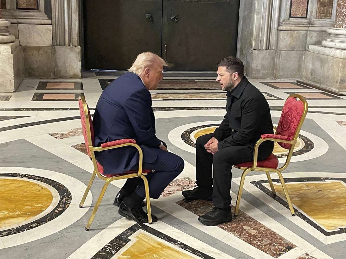 epa12057132 A handout picture made available by the Ukraine Foreign Affair Ministry shows Ukrainian President Volodymyr Zelensky (R) meets with the US President Donald Trump (L) as they attend the funeral Mass of Pope Francis in Saint Peter's Square in Vatican City, 26 April 2025. Pope Francis passed away on Easter Monday, 21 April 2025, at the age of 88.  EPA/FOREIGN AFFAIR MINISTR HANDOUT HANDOUT  HANDOUT EDITORIAL USE ONLY/NO SALES