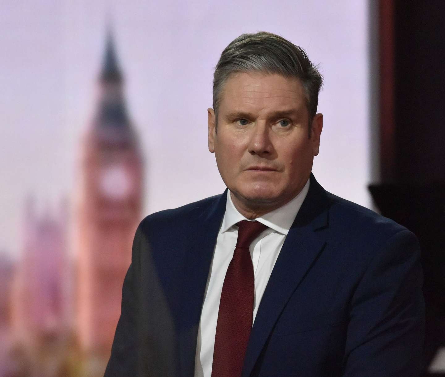 epa08930004 A handout photo made available by the British Broadcasting Corporation (BBC) shows Britain's Labour leader Keir Starmer appearing at the Andrew Marr show in the BBC studios in London, Britain, 10 January 2021.  EPA/JEFF OVERS / BBC HANDOUT ATTENTION EDITORS: PICTURE TAKEN THROUGH GLASS. NOT FOR USE AFTER JANUARY, 31, 2021. HANDOUT EDITORIAL USE ONLY/NO SALES