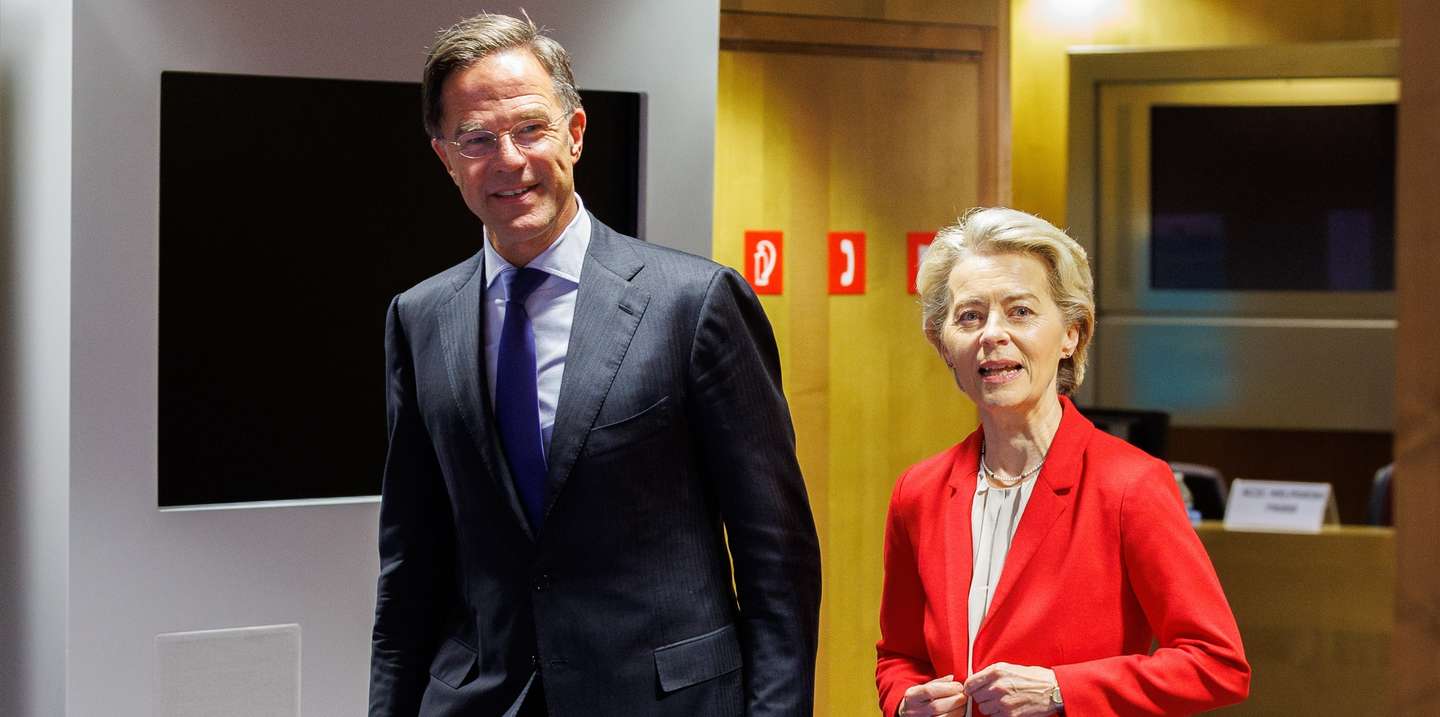 epa11690280 EU Commission President Ursula von der Leyen (R) receives NATO Secretary General Mark Rutte at the European Commission headquarters in Brussels, Belgium, 29 October 2024.   EPA/OLIVIER MATTHYS
