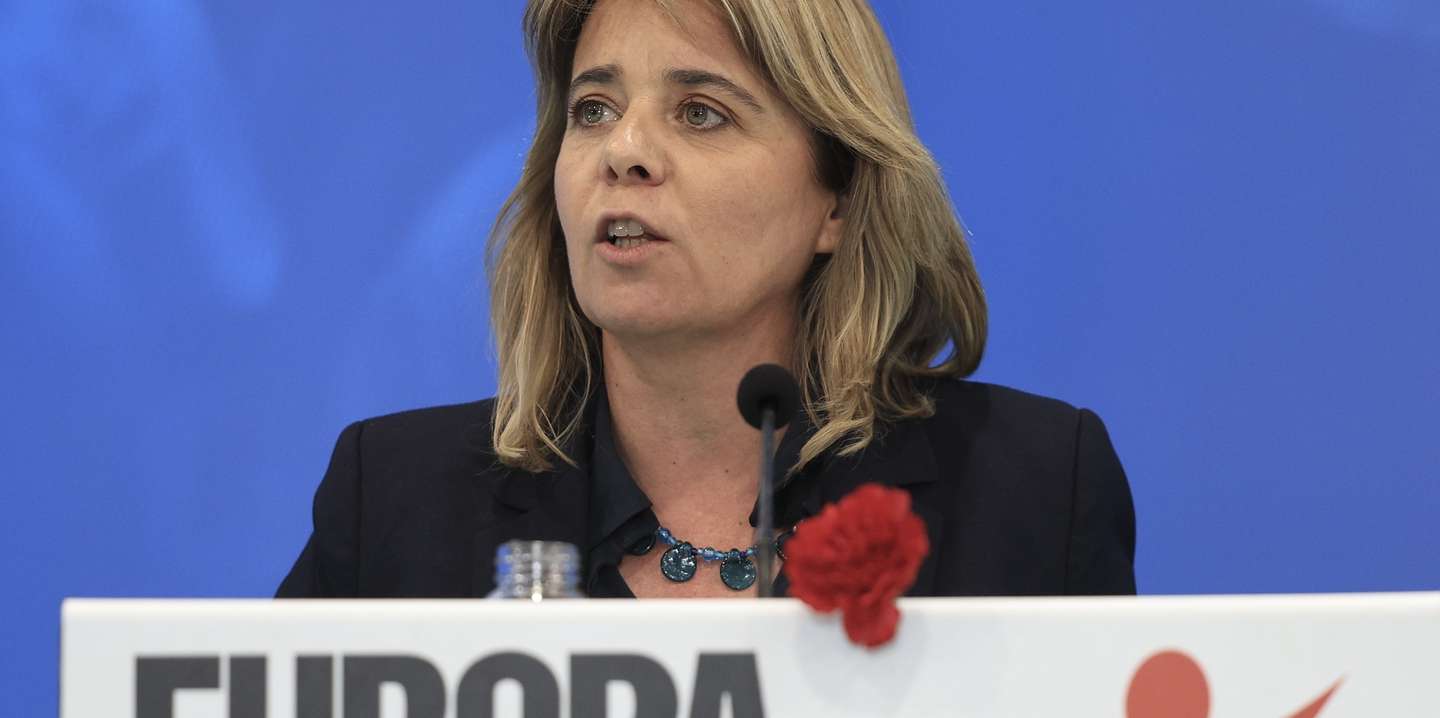A cabeça de lista do Bloco de Esquerda (BE), às eleições para o Parlamento Europeu, Catarina Martins, intervém durante o jantar-comício "A Europa por ti", no âmbito da campanha eleitoral em Sacavém, Loures, 27 de maio de 2024. ANTÓNIO COTRIM/LUSA