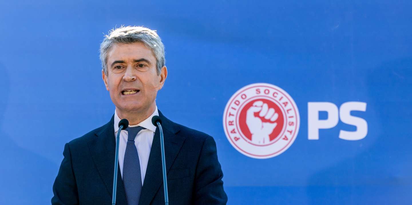 O secretário-geral do Partido Socialista (PS), José Luis Carneiro, usa da palavra durante a apresentação pública da sua candidatura a secretário-geral do partido, na sede do PS, em Lisboa, 28 de fevereiro de 2026. JOSÉ SENA GOULÃO/LUSA