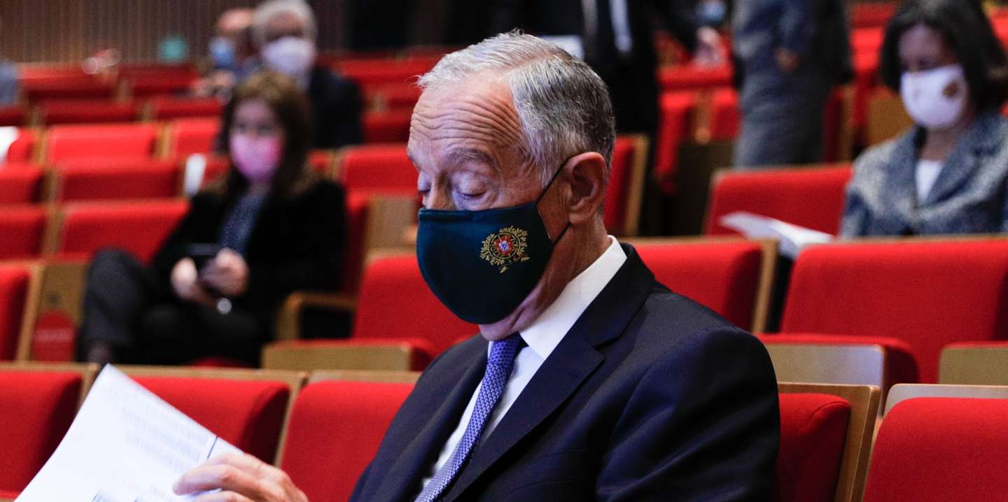 O Presidente da República, Marcelo Rebelo de Sousa, momentos antes do início da XII Sessão de apresentação sobre a “Situação Epidemiológica da COVID-19 em Portugal”, no Infarmed, em Lisboa, 19 de novembro de 2020. O país está em estado de emergência desde 09 de novembro e até 23 de novembro, período durante o qual há recolher obrigatório nos concelhos de risco de contágio mais elevado e municípios vizinhos. ANTÓNIO COTRIM/LUSA