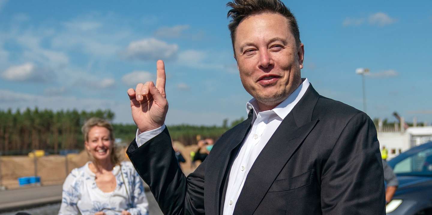 epa09889607 (FILE) - Tesla and SpaceX CEO Elon Musk gives a statement at the construction site of the Tesla Giga Factory in Gruenheide near Berlin, Germany, 03 September 2020 (reissued 14 April 2022). A statement published by the US Securities and Exchange Commission (SEC) on 14 April 2022 reads that Elon Musk has filed a proposal to acquire all available Twitter shares at a price of 54.20 US dollars per share, an offer that would total in 43.4 billion USD of company value.  EPA/ALEXANDER BECHER *** Local Caption *** 56315886