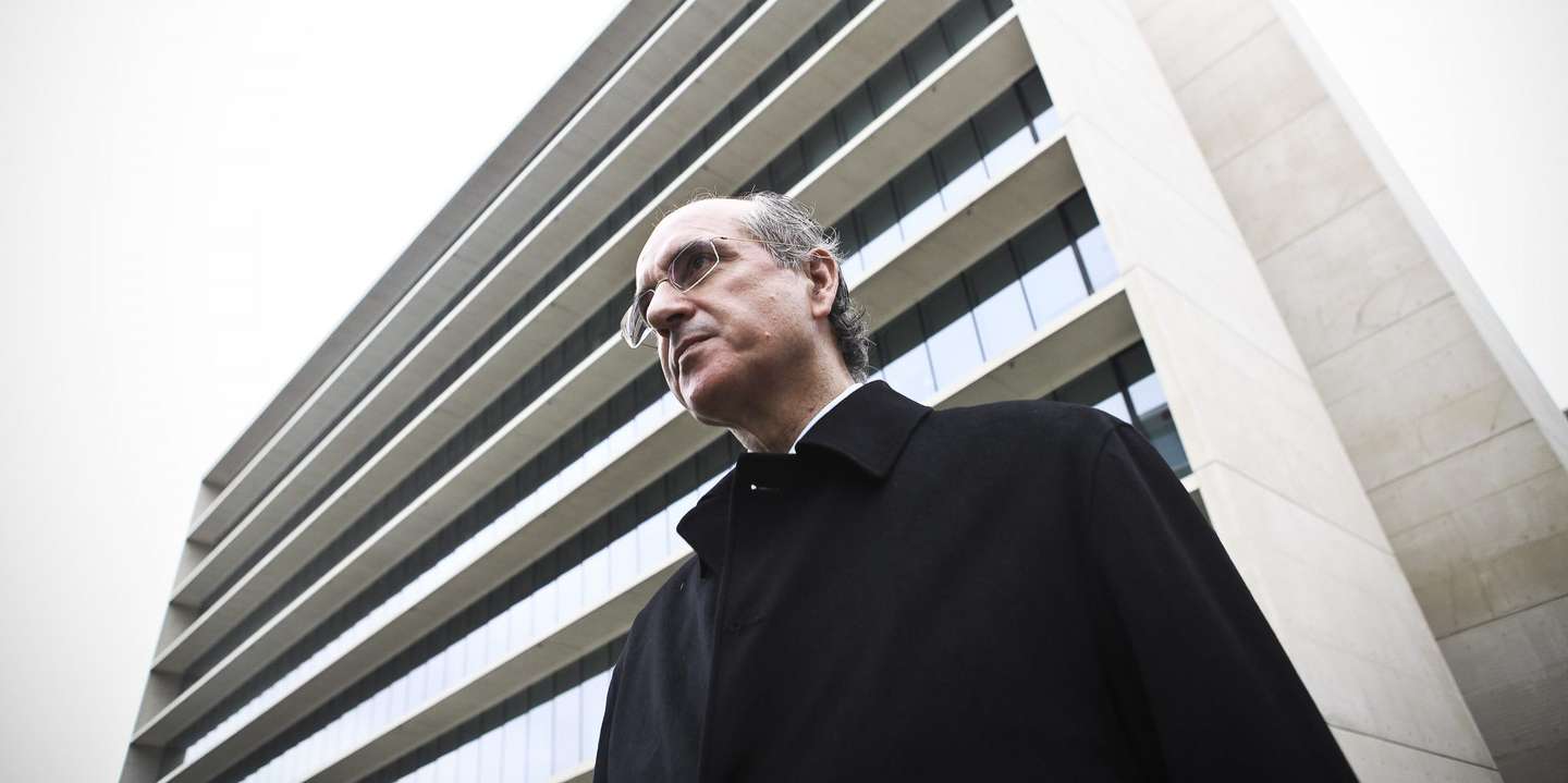 João Rendeiro tem ordem judicial para se apresentar no Tribunal Judicial de Lisboa na próxima sexta-feira, mas confirmou esta terça-feira que não o fará