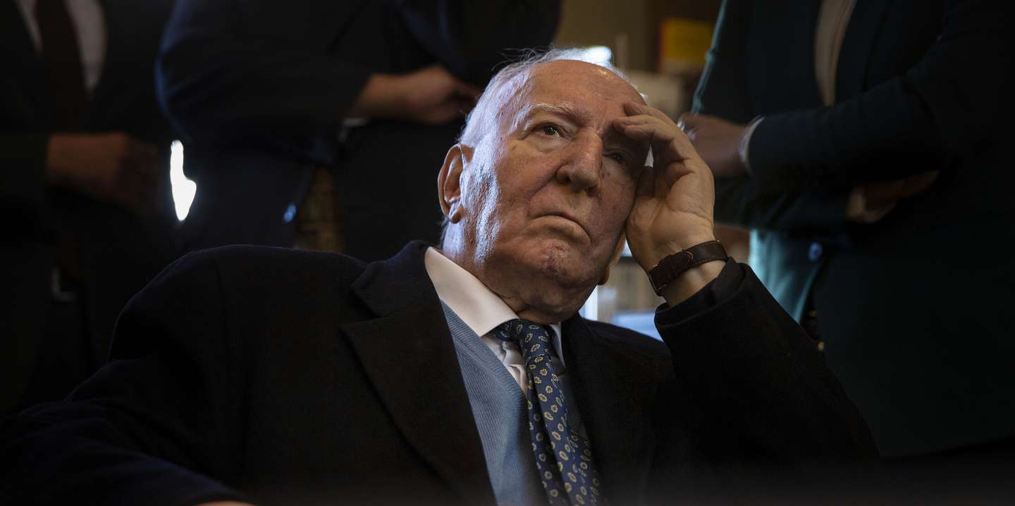 Eduardo Lourenço recebeu os mais importantes galardões literários de língua portuguesa. Ganhou o Prémio Camões em 1996