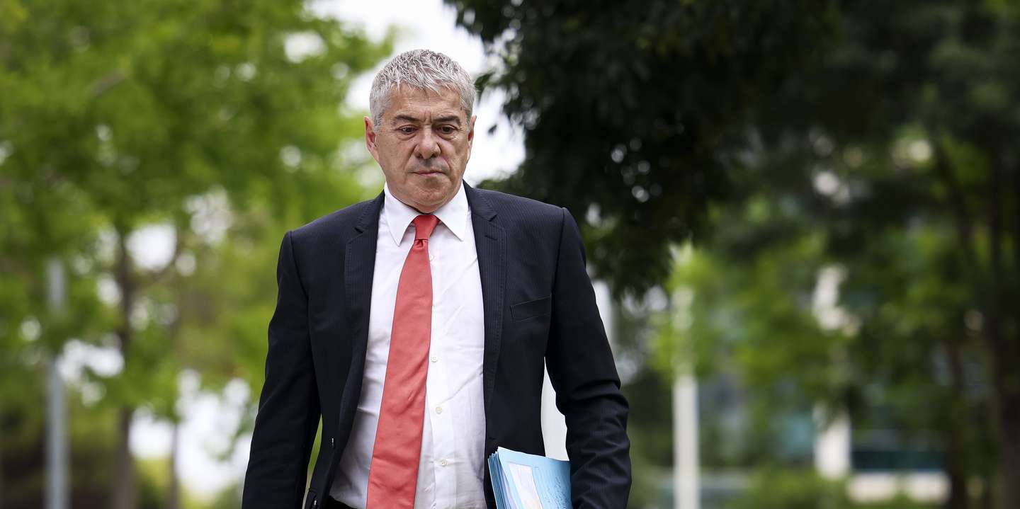 Former Prime Minister José Socrates, the main defendant in Operation Marques, arrives at the Lisbon Central Criminal Court on Campus de Justiça, where a panel of judges presided over by Susana Seca will try Socrates and 20 other defendants, including individuals and companies, for 117 crimes, in Lisbon, Portugal, 10 July 2025. Former Portuguese prime minister José Socrates and the other 20 official suspects in Operation Marques are to stand trial on Thursday at the Campus de Justiça in Lisbon, more than a decade after the case accusing the former PM of corruption came to light. FILIPE AMORIM/LUSA