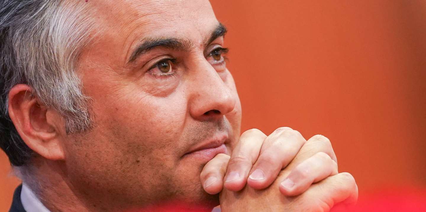 O ministro da Educação, Ciência e Inovação, Fernando Alexandre, durante a tomada de posse da presidente do Conselho Coordenador dos Institutos Superiores Politécnicos, Maria José Fernandes, no IPCA (Instituto Politécnico do Cávado e do Ave), Barcelos, 16 de abril de 2024. HUGO DELGADO/LUSA