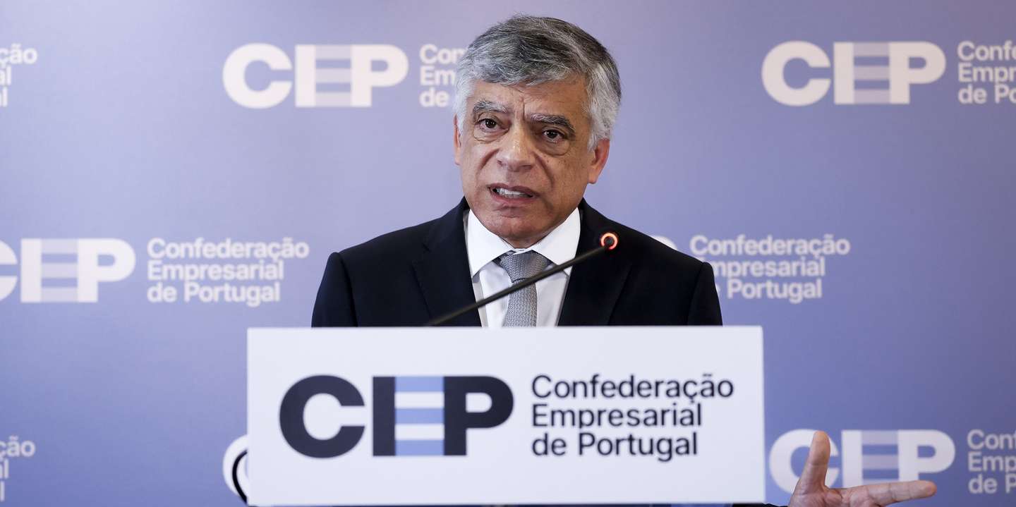 O presidente da Confederação Empresarial de Portugal (CIP), Armindo Monteiro, intervém na conferência de imprensa sobre a atual proposta do Governo sobre o pacote laboral, na sua sede nacional em Lisboa, 06 de maio de 2026. FILIPE AMORIM/LUSA