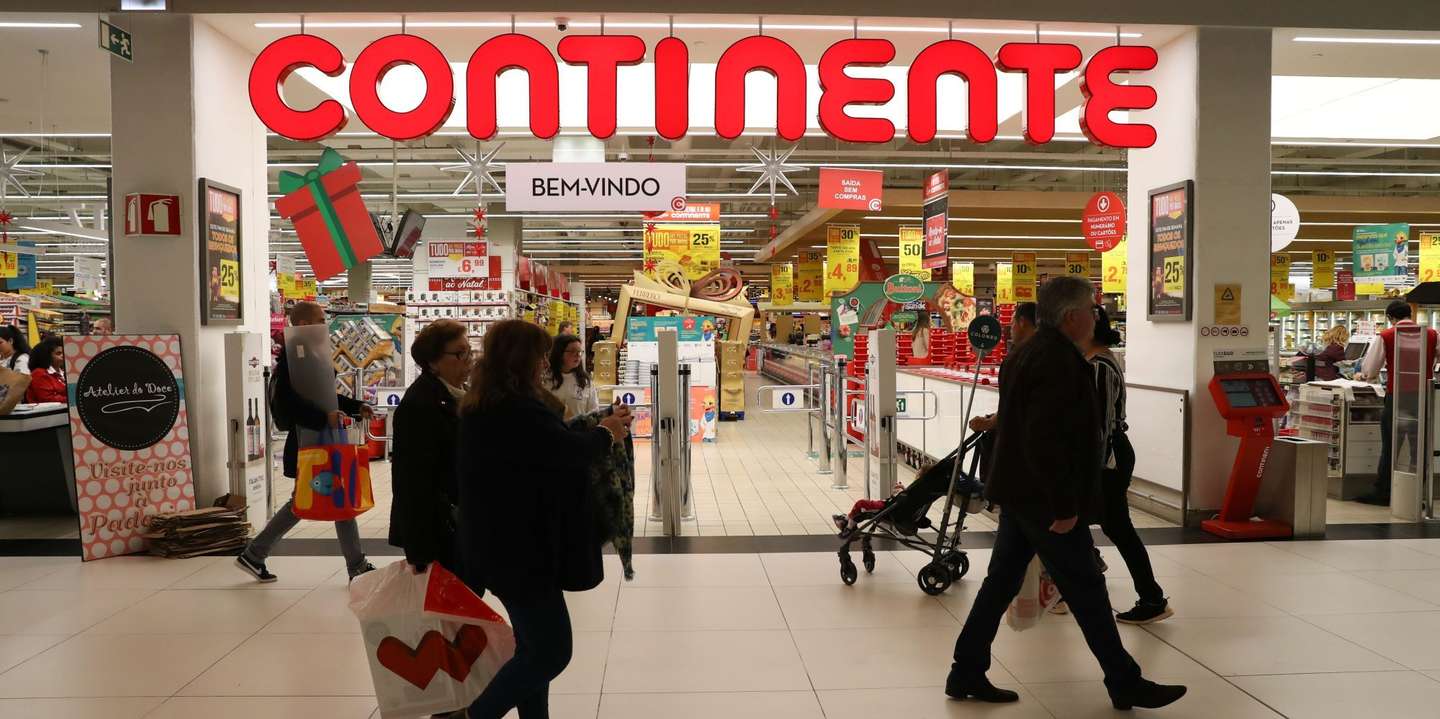 Fazer compras no Continente só tem sido possível nas lojas físicas.