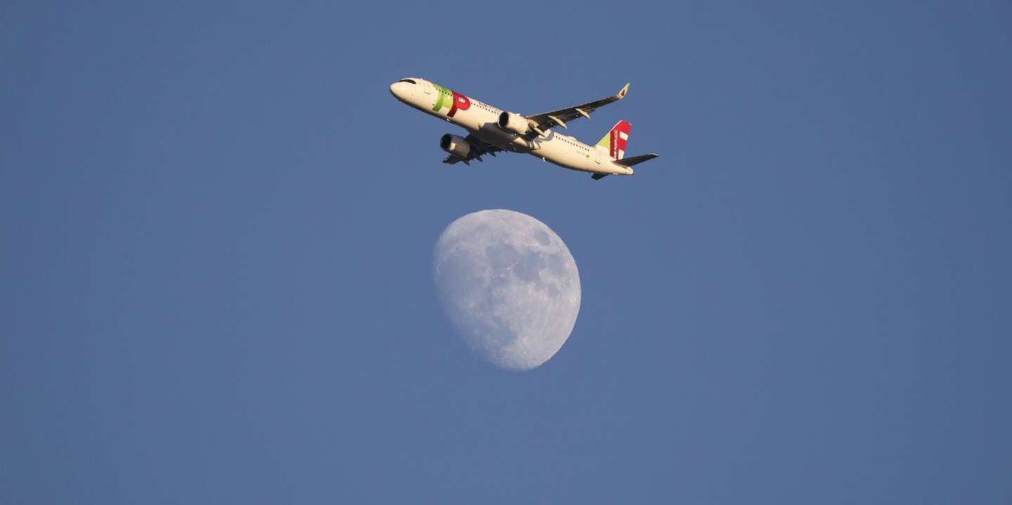 Avião da TAP, Lisboa, 6 de julho de 2025. Lua. CARLOS M. ALMEIDA/LUSA
