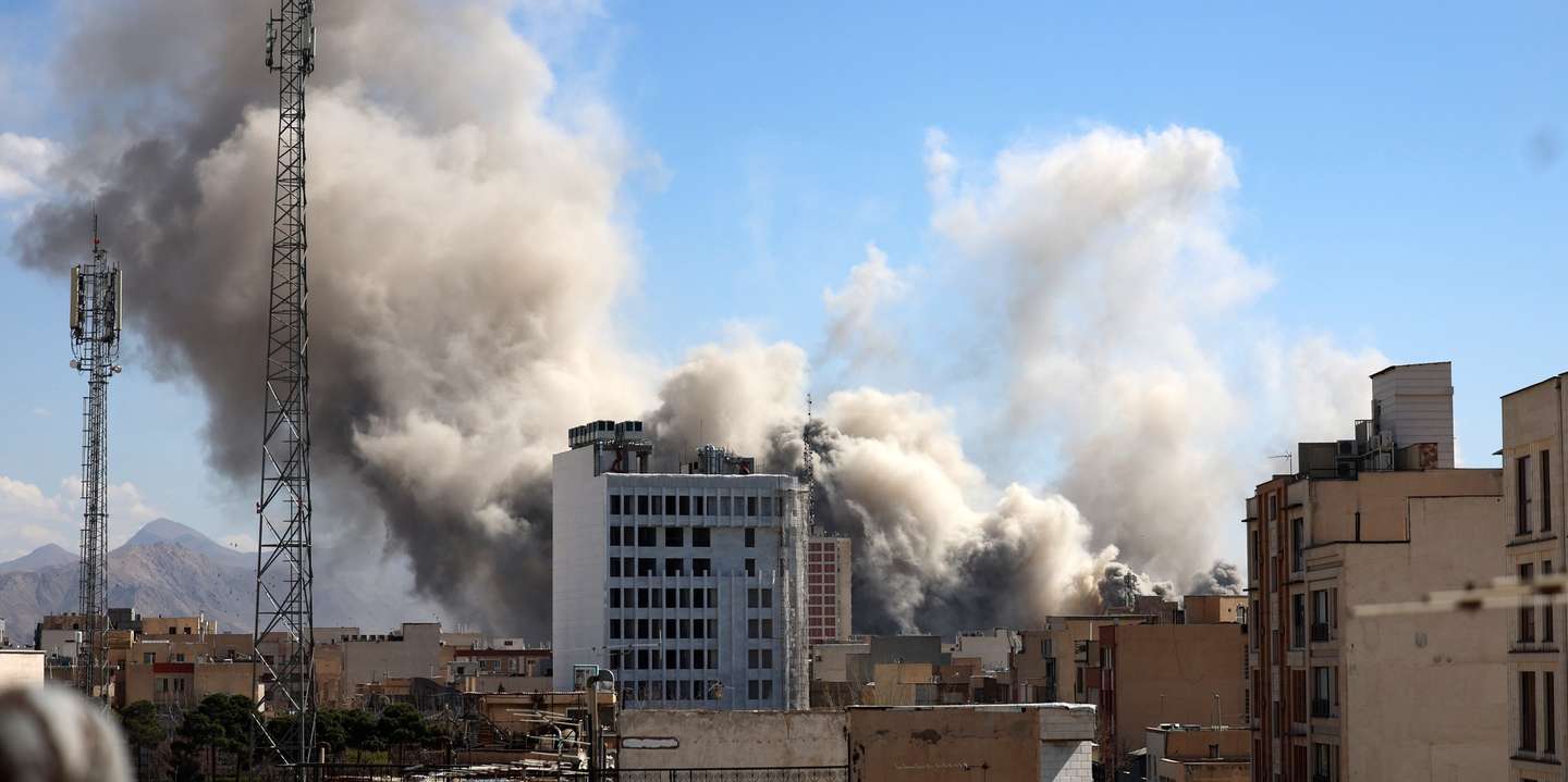 epa12786533 Smoke rises in central Tehran after an Israeli attack in Iran, 01 March 2026. A joint Israeli and US military operation continues on its second day after targeting multiple locations across Iran in the early hours of 28 February 2026, with Iran later launching retaliatory attacks.  EPA/ABEDIN TAHERKENAREH