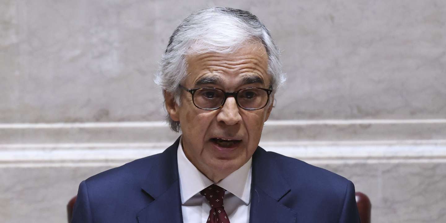 O presidente da Assembleia da República, José Pedro Aguiar-Branco, intervém na sessão solene comemorativa do 50.º aniversário da Constituição da República Portuguesa, na Assembleia da República, em Lisboa, 02 de abril de 2026. O parlamento assinala hoje numa sessão solene os 50 anos da Constituição da República Portuguesa (CRP), aprovada a 02 de abril de 1976 e que fundou os princípios basilares do regime democrático. MIGUEL A. LOPES/LUSA