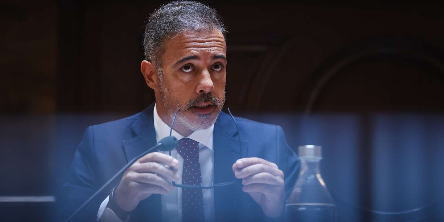 O ministro dos Assuntos Parlamentares, Pedro Duarte, durante a sua audição na Comissão de Cultura, Comunicação, Juventude e Desporto, na Assembleia da República, em Lisboa, 19 de Junho de 2024. RODRIGO ANTUNES/LUSA