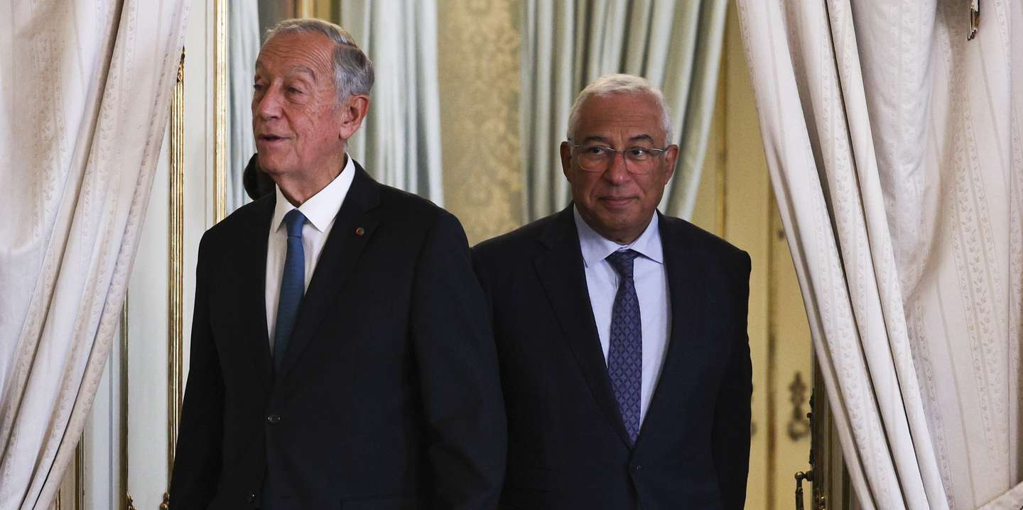O Presidente da República, Marcelo Rebelo de Sousa (E), acompanhado pelo primeiro-ministro, António Costa (D), chegam para participar na cerimónia de posse dos novos secretários de Estado, no palácio de São Bento, em Lisboa, 02 de dezembro de 2022. TIAGO PETINGA/LUSA