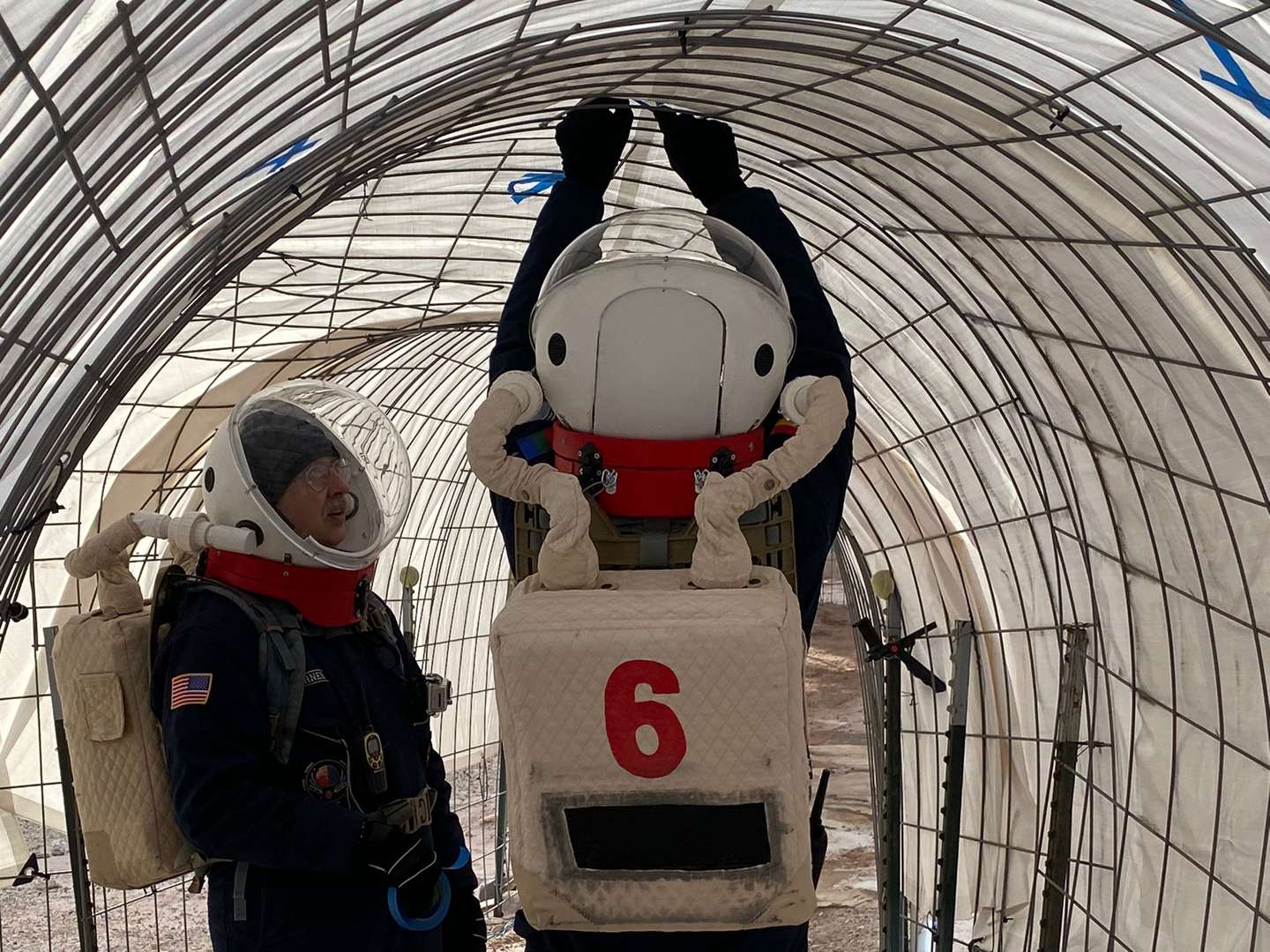 Reparação do túnel após queda de meteoritos